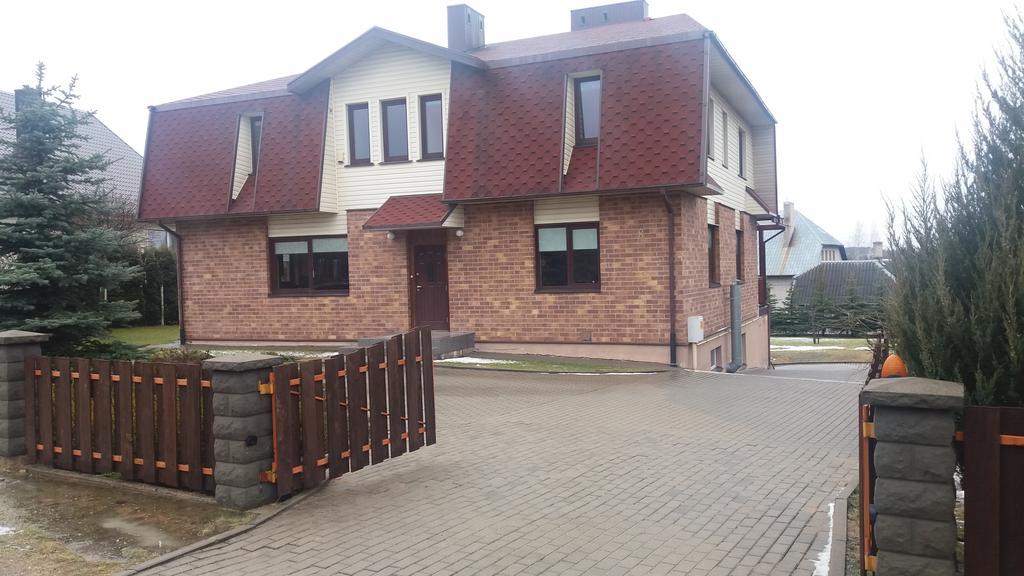 Vidu Guest House Utena Exterior photo
