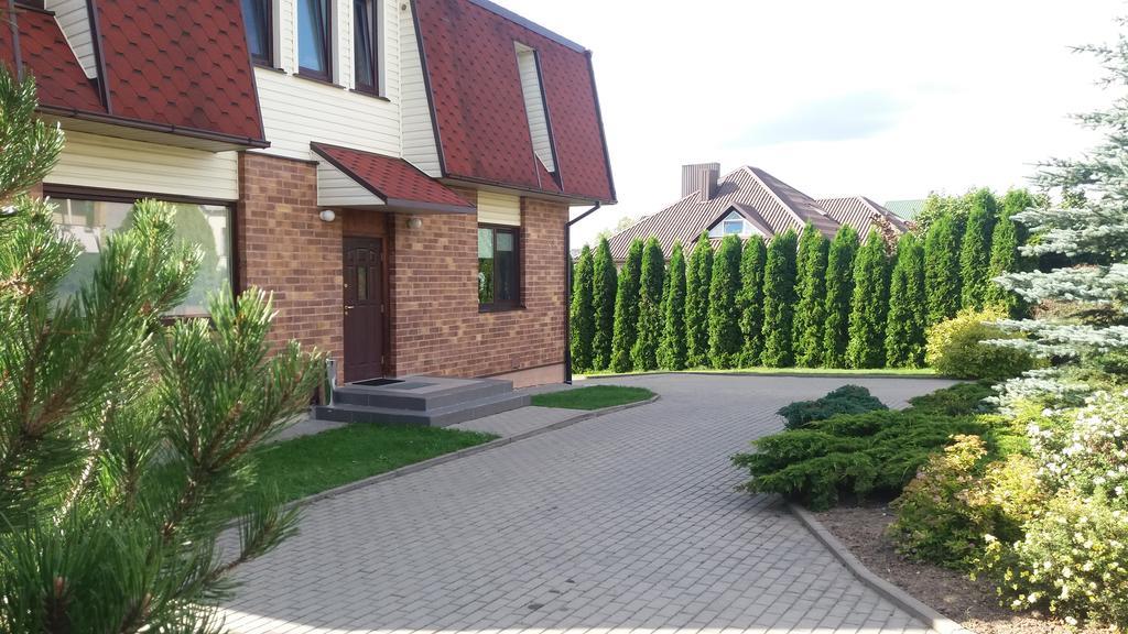 Vidu Guest House Utena Exterior photo